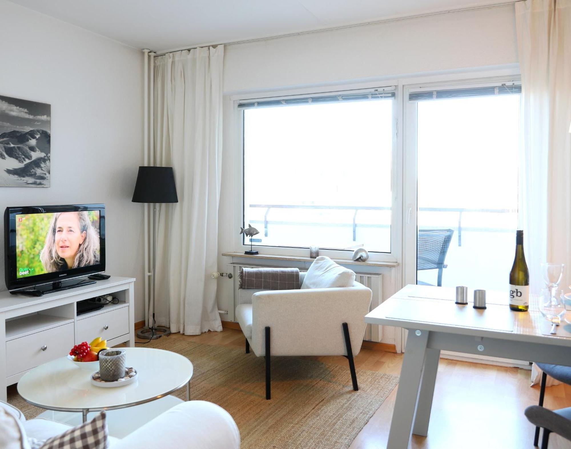 Apartment Modernes 2-zimmer-appartement Mit Balkon.