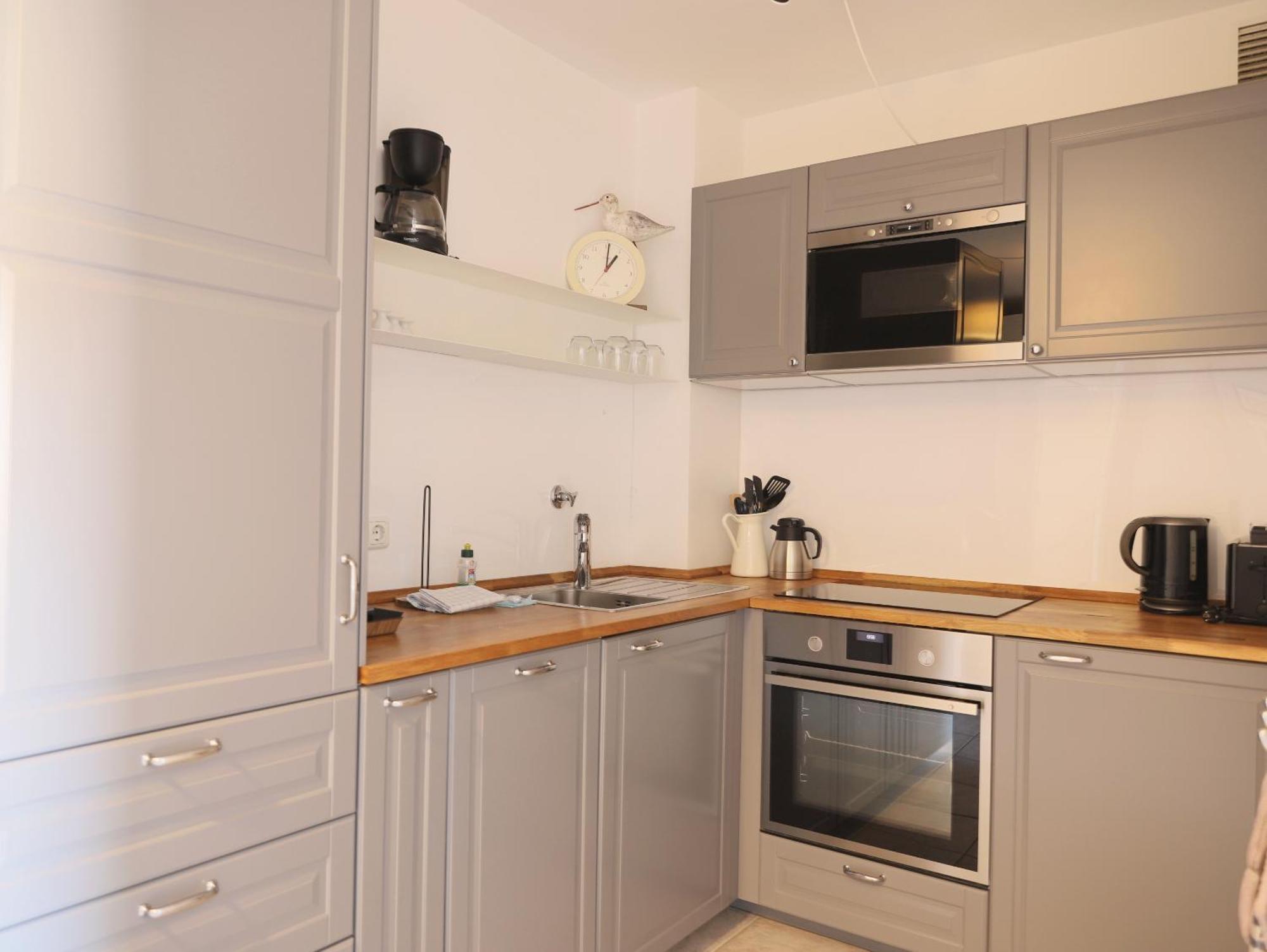 Modernes 2-zimmer-appartement Mit Balkon. Apartment *